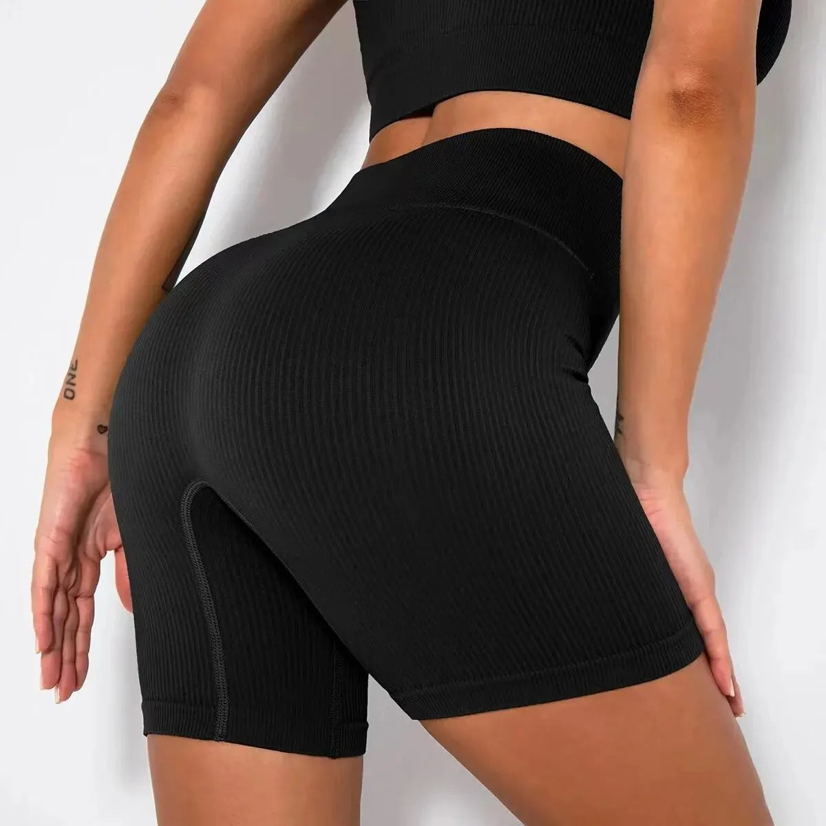 Shorts esportivos de malha sem costura