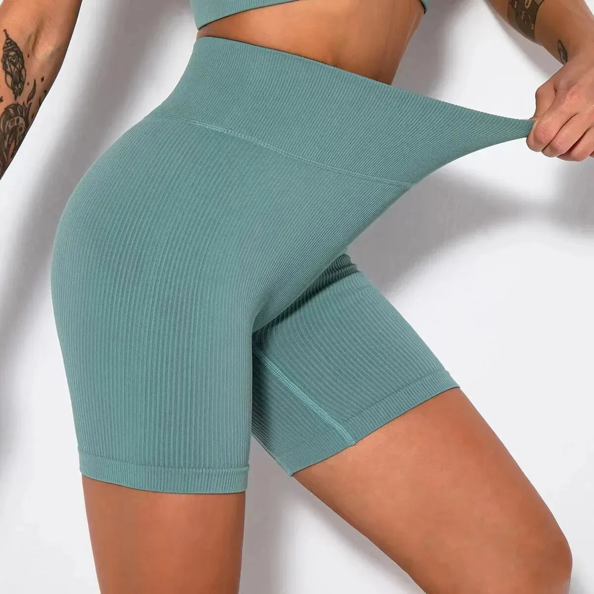Shorts esportivos de malha sem costura